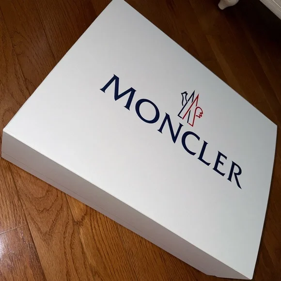 Moncler White Gift Box with Logo - Picture 2 of 6